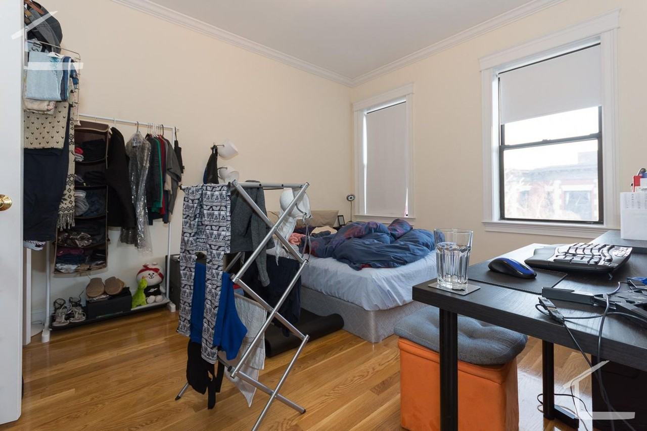 67 Quint Ave - Photo 2 of 8