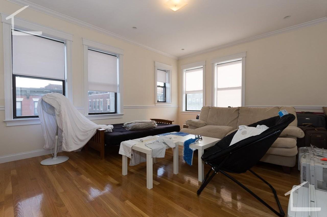 67 Quint Ave - Photo 4 of 8