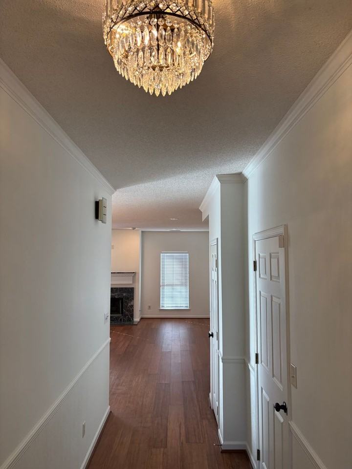 3905 Knollwood Trce - Photo 3 of 28