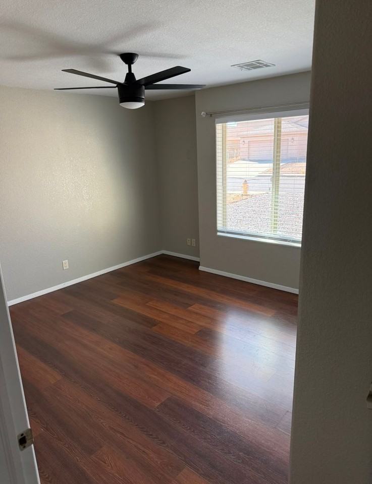 512 Los Pinos - Photo 4 of 7