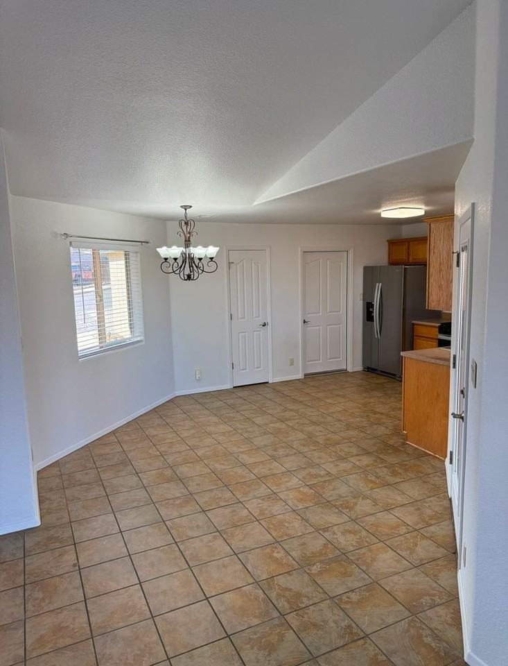 512 Los Pinos - Photo 6 of 7