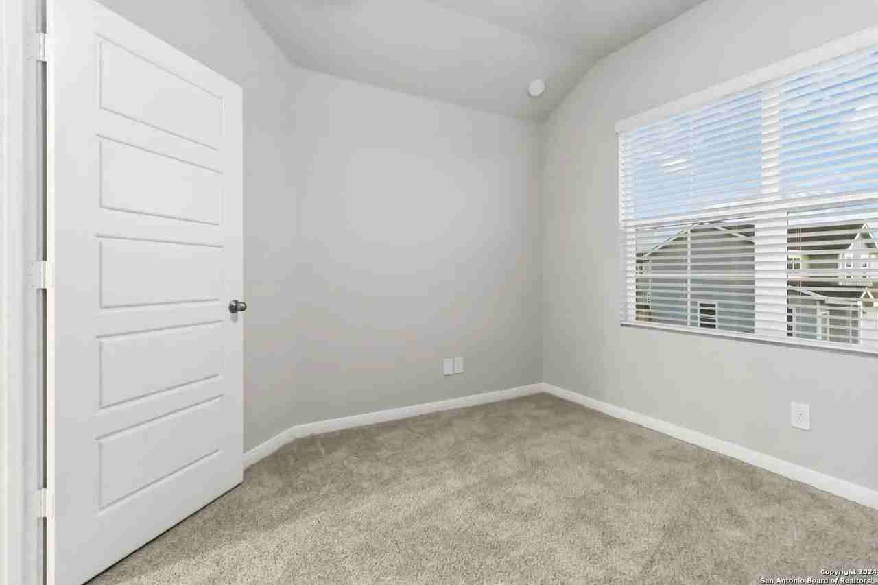 8339 Runner Rdg - Photo 7 of 31