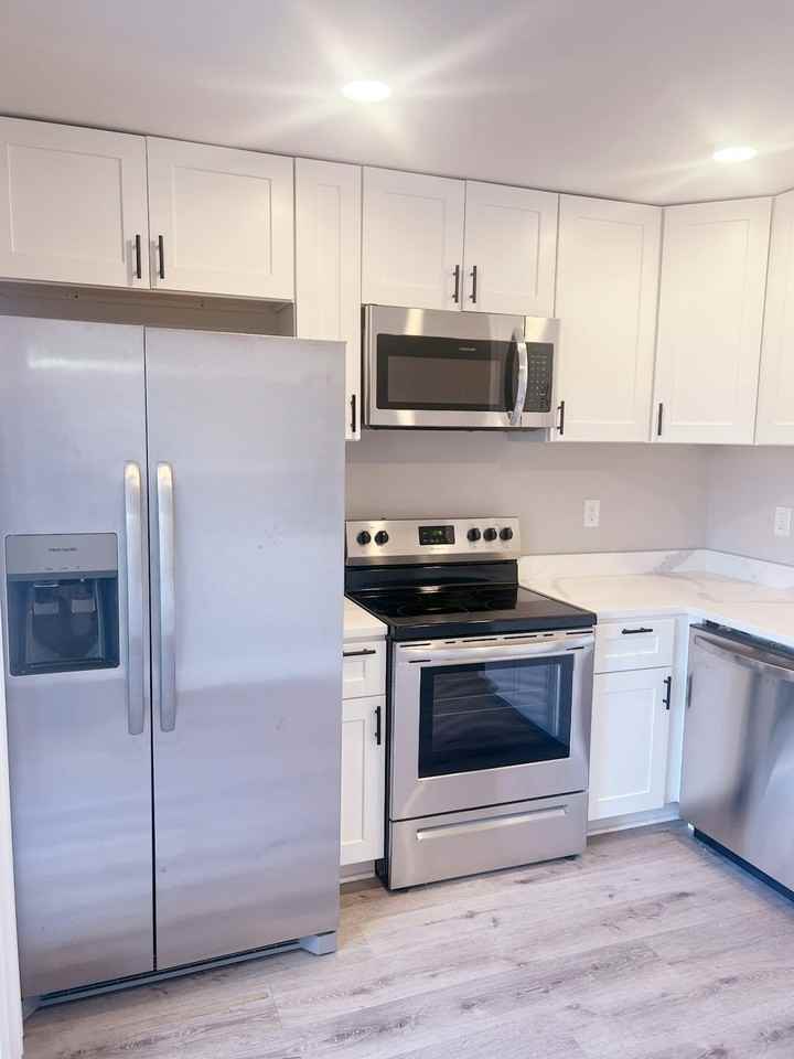 1011 N Mount St - Photo 3 of 21