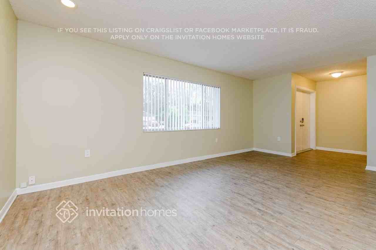 8536 Banyan Blvd - Photo 2 of 16