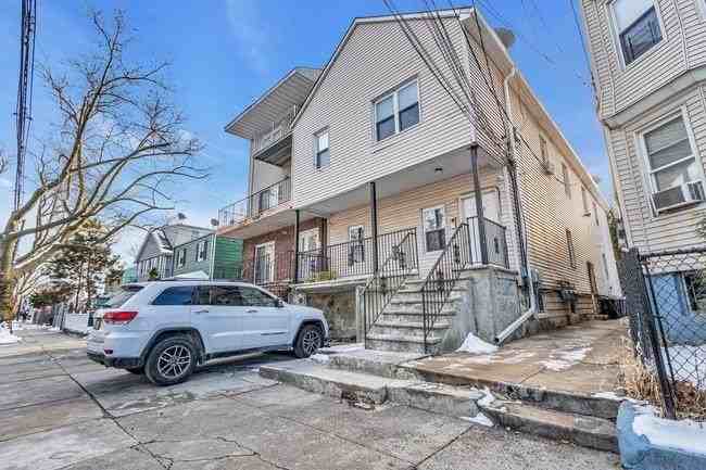 165 Winfield Ave #4 - Photo 3 of 19