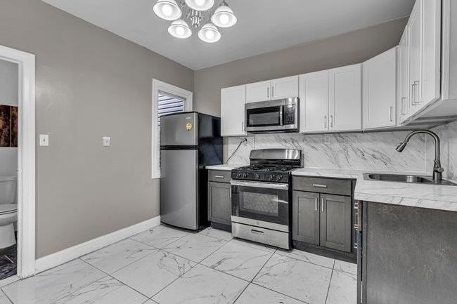 165 Winfield Ave #4 - Photo 4 of 19