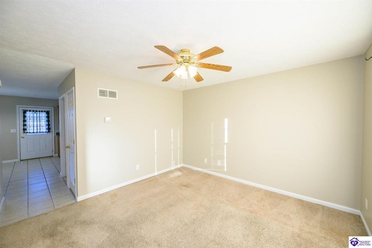 66 Marilyn Monroe Ct - Photo 4 of 18