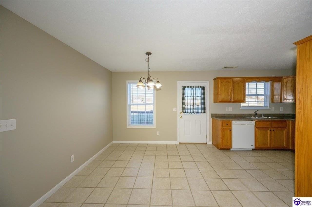 66 Marilyn Monroe Ct - Photo 6 of 18