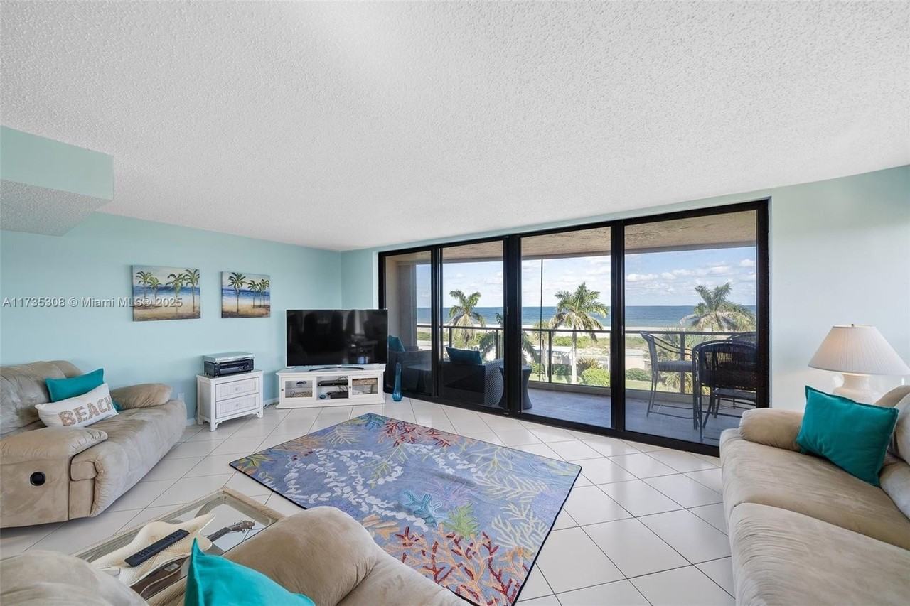 355 S Ocean Dr #401 - Photo 6 of 35