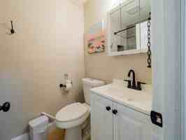 featured image of Hoffman Avenue