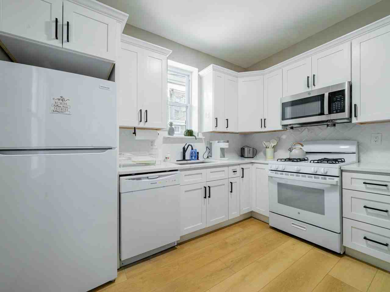 Hoffman Avenue - Photo 2 of 11