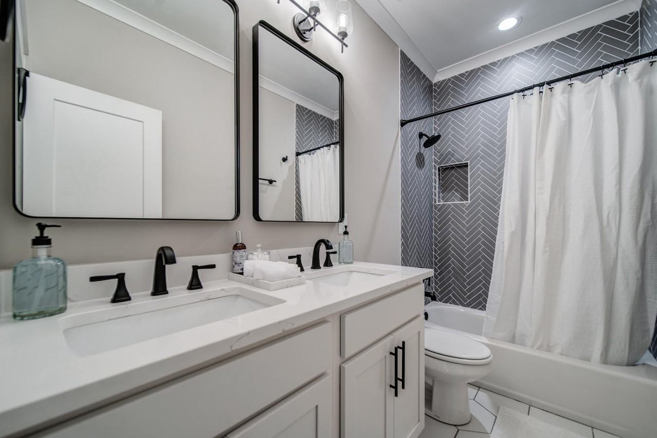 Gertrude Pl Nw - Photo 3 of 12