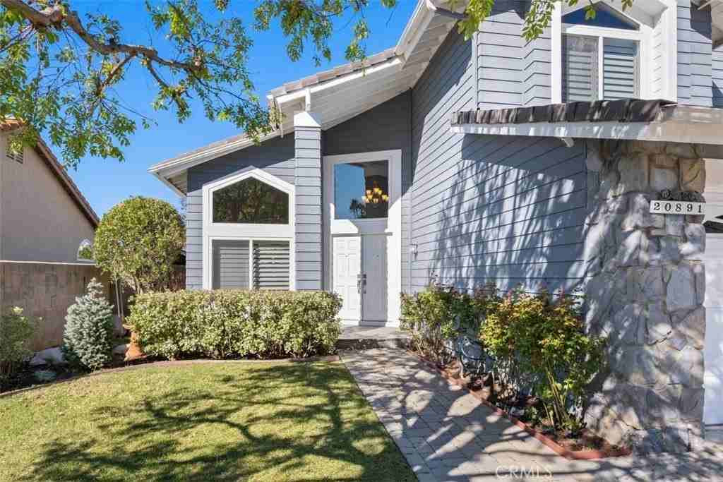 20891 Porter Ranch Road - Photo 3 of 40