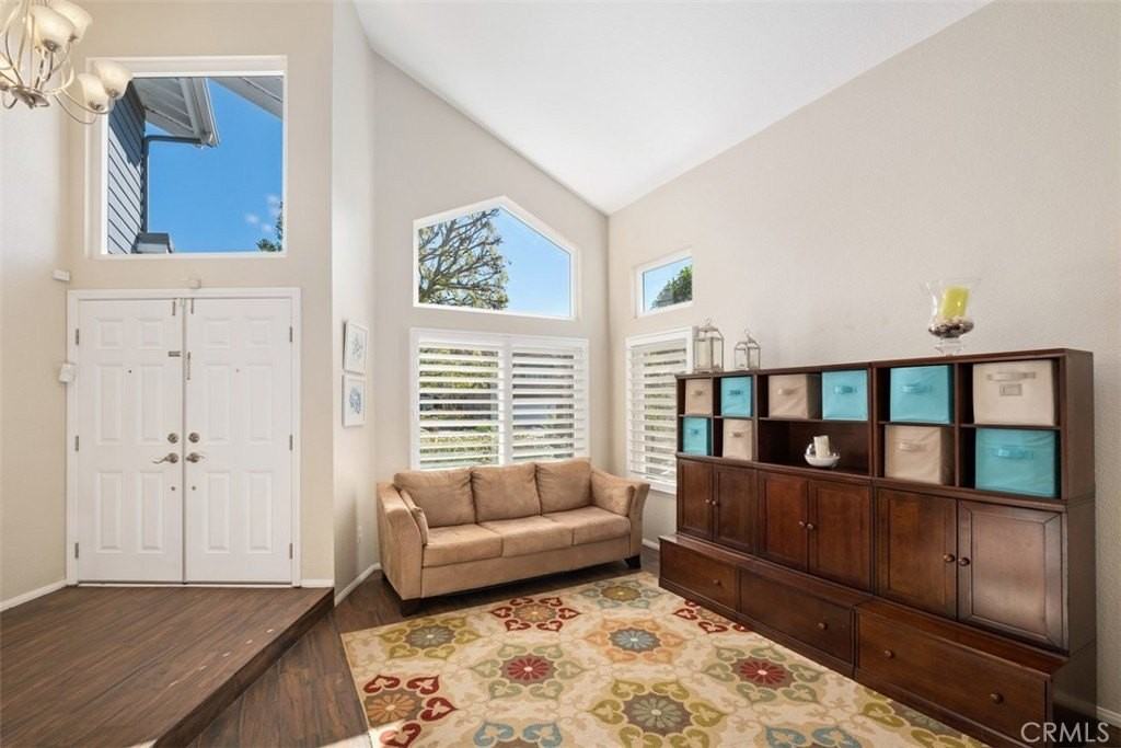 20891 Porter Ranch Road - Photo 7 of 40