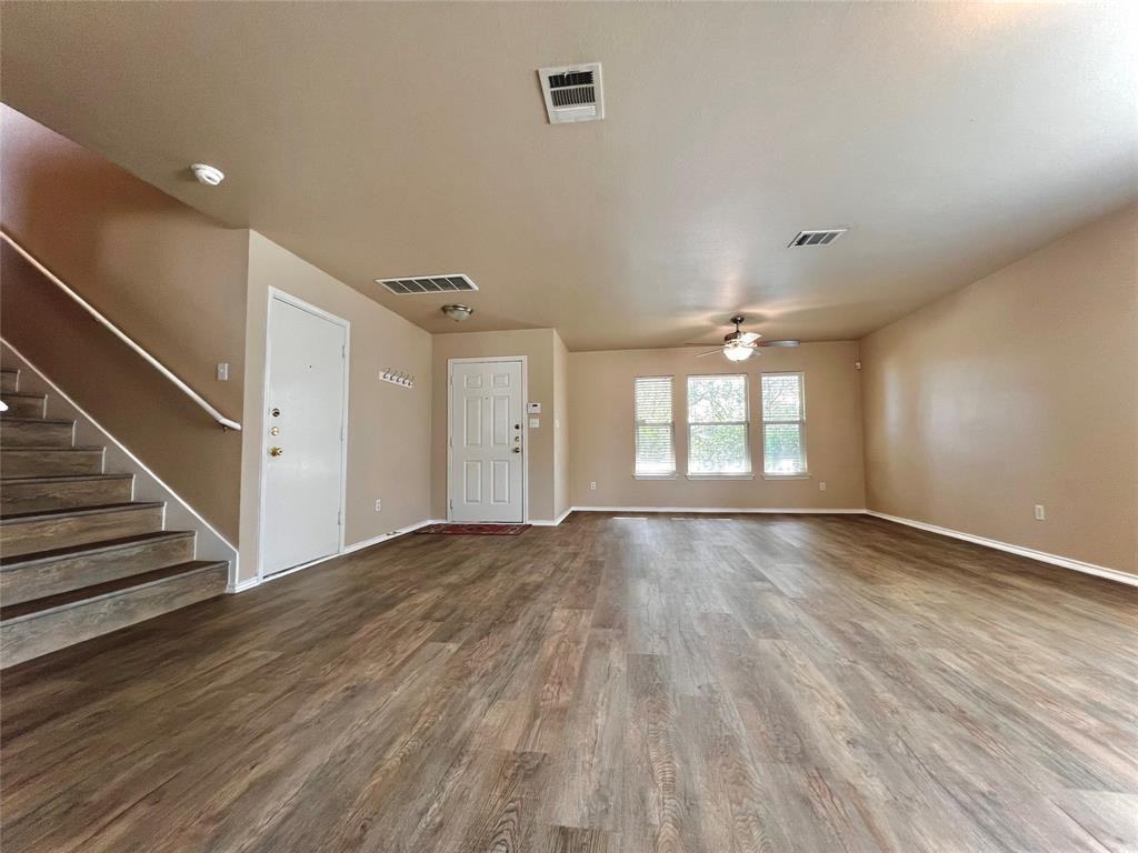 3515 Sandy Brook Dr - Photo 3 of 8