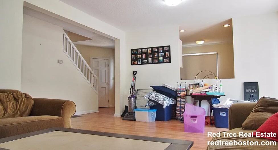 9 Etna St - Photo 2 of 14