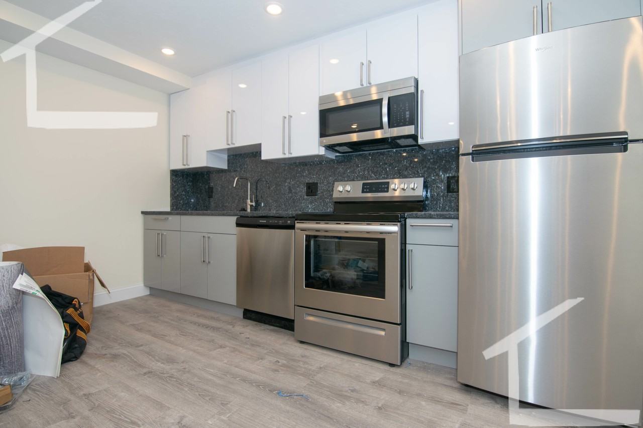 Commonwealth Ave #205 - Photo 6 of 11