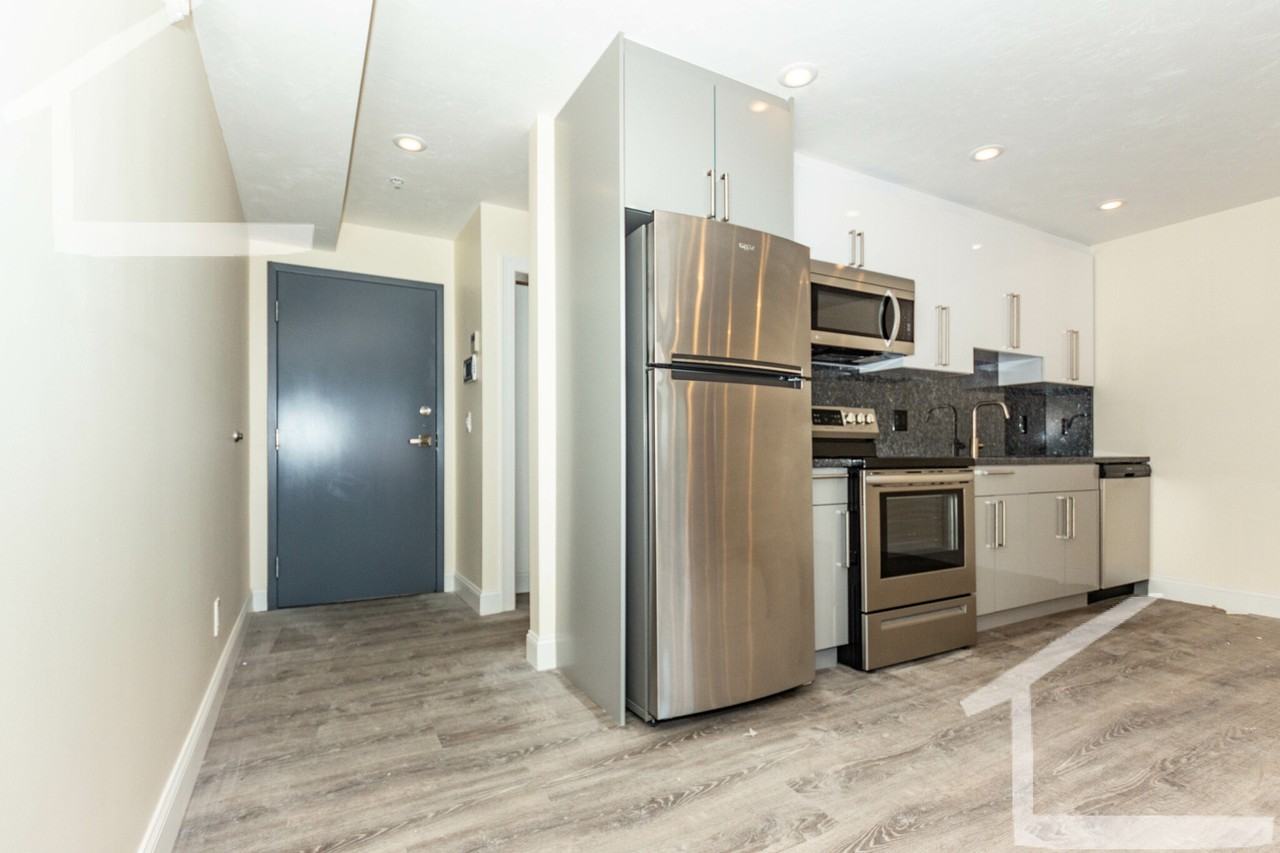 Commonwealth Ave #203 - Photo 4 of 10