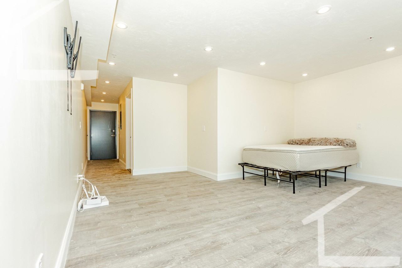 Commonwealth Ave #203 - Photo 7 of 10