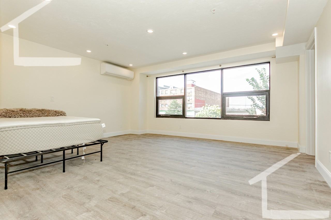 Commonwealth Ave #203 - Photo 7 of 9