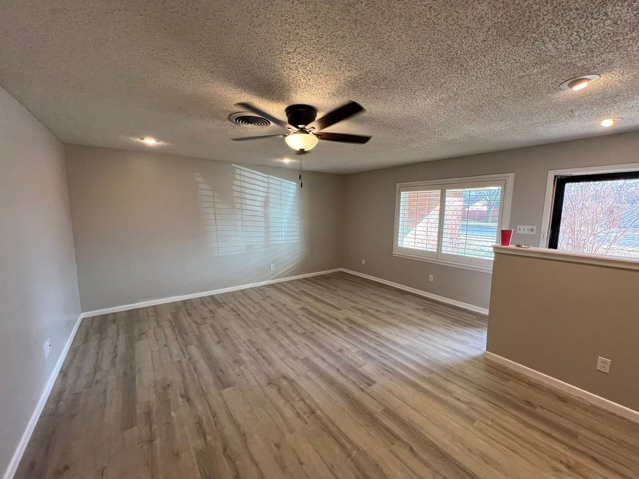 5210 7th St - Photo 3 of 19