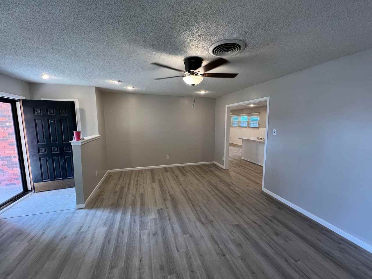 5210 7th St - Photo 4 of 19