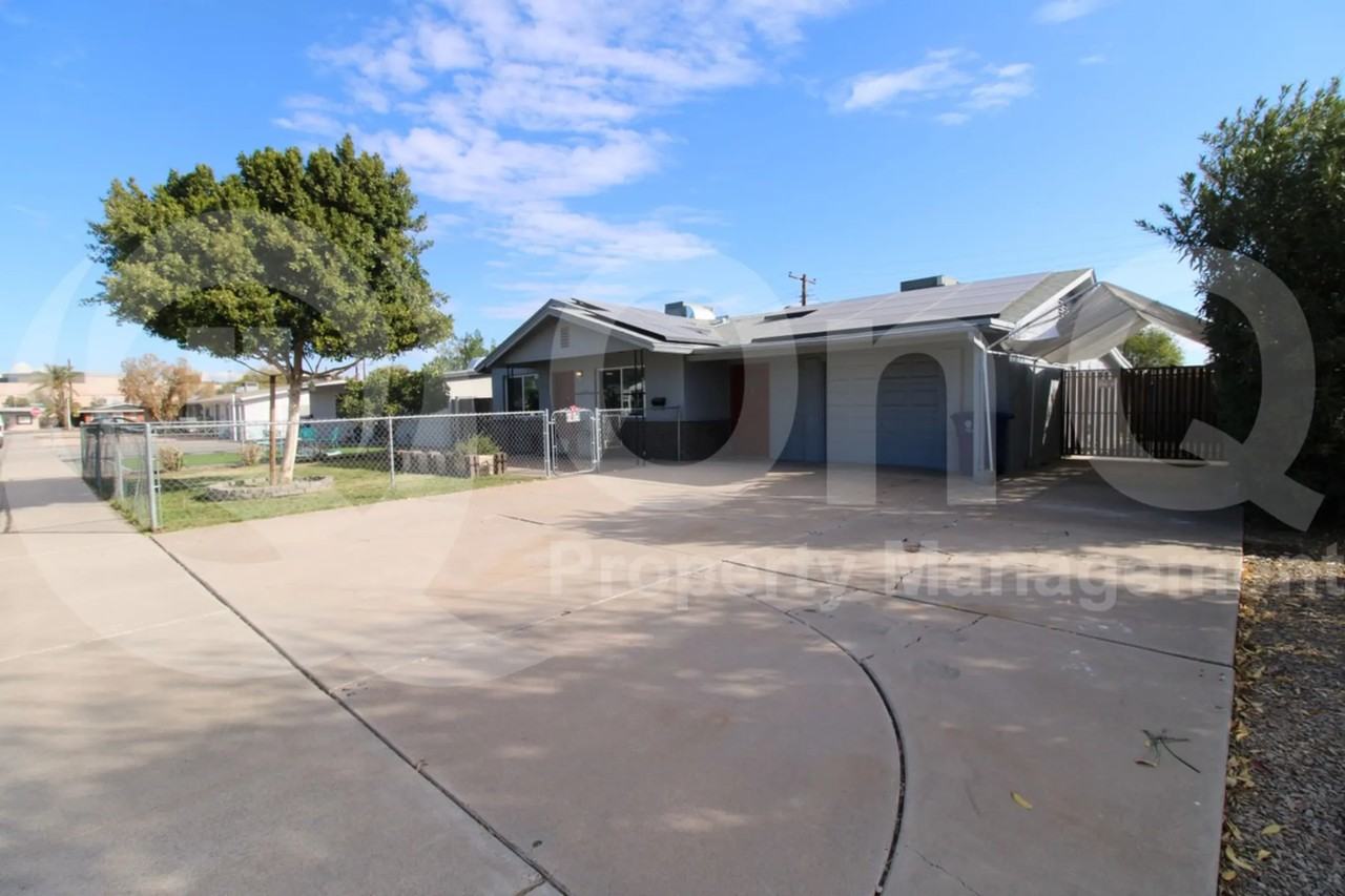 3027 S Clementine Dr - Photo 2 of 23