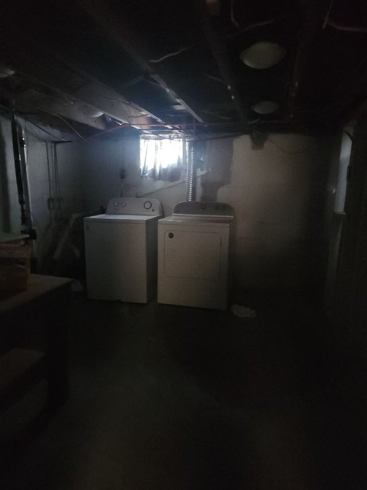 1217 E Poplar St - Photo 6 of 6