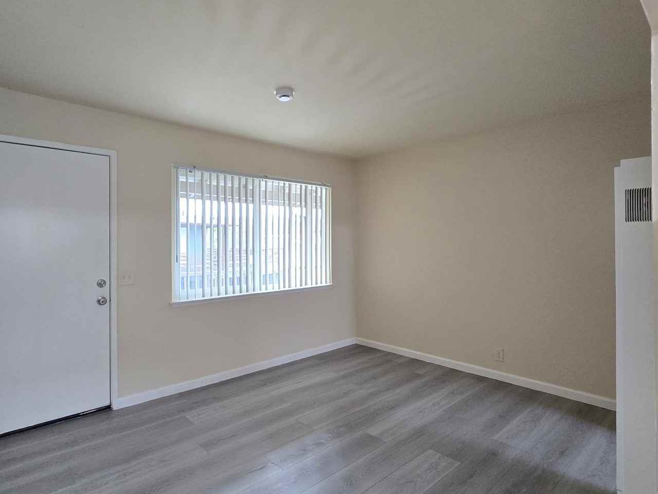 623 Buckeye St - Photo 2 of 4