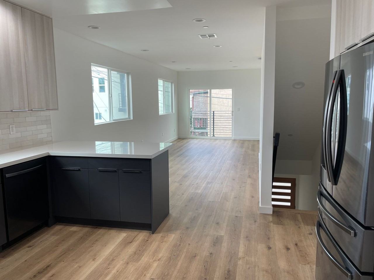 341 North Kenmore Avenue - Photo 3 of 27