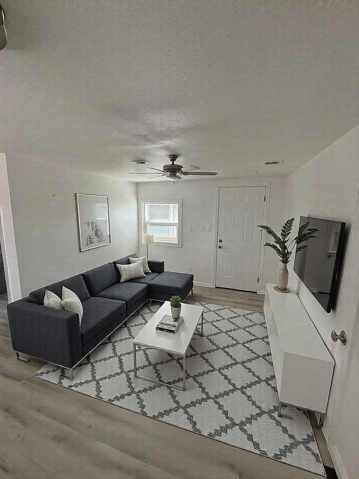 1723 Oak Knoll Dr #5 - Photo 2 of 7