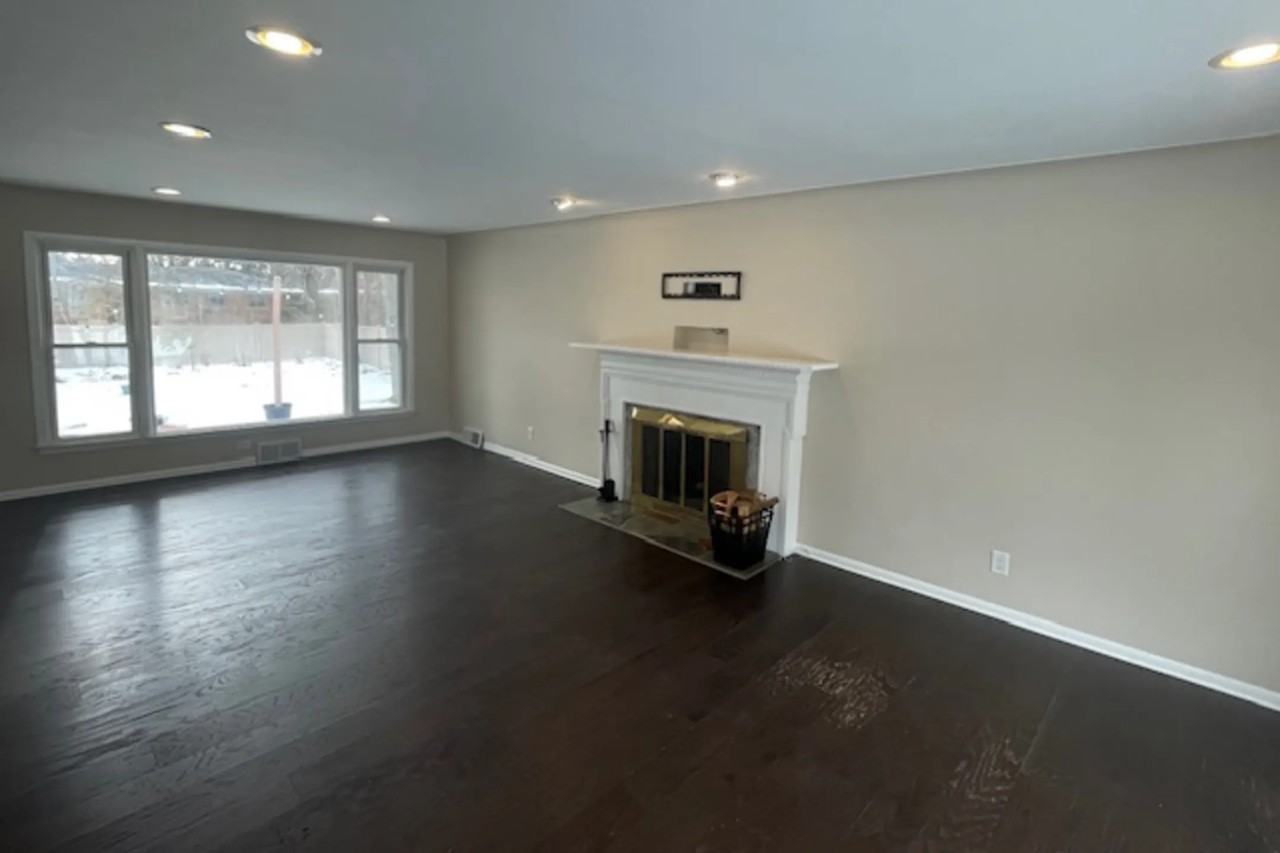 17579 Cambridge Blvd - Photo 3 of 23