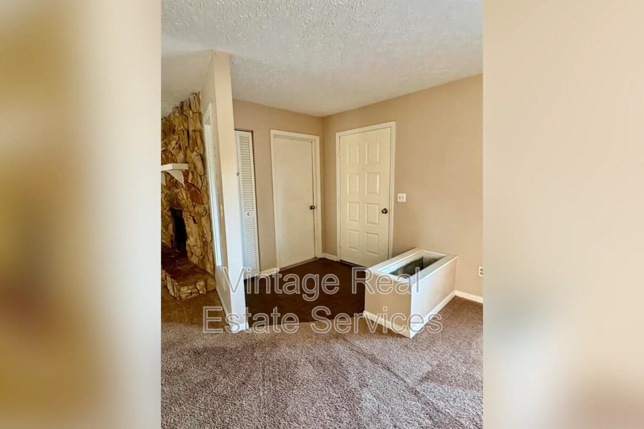 2307 Southern Lites Ave - Photo 3 of 20