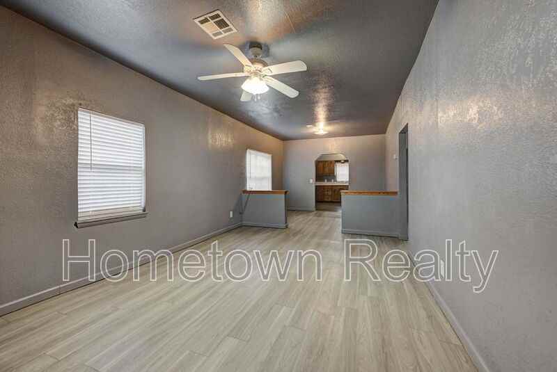 321 Se 25th St - Photo 3 of 31