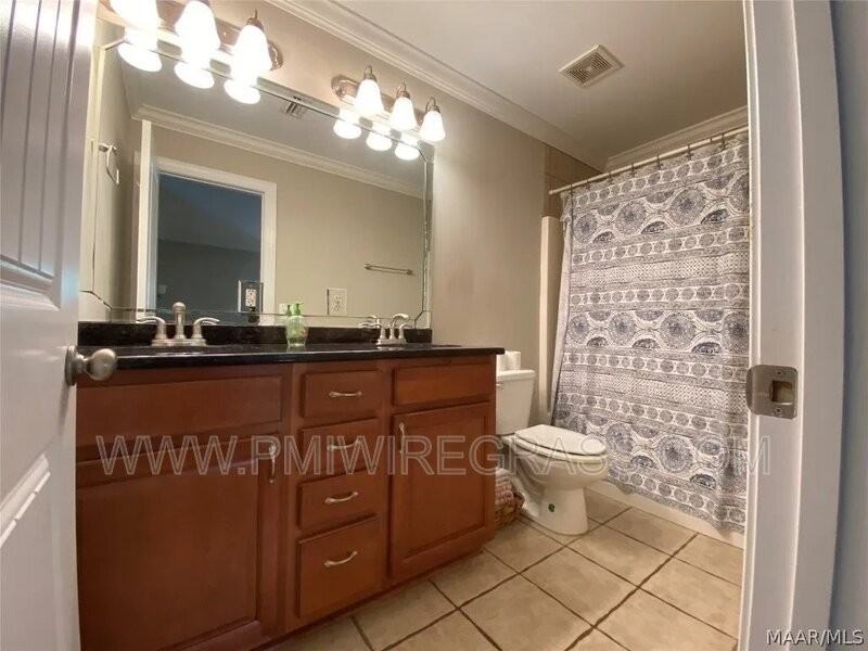 225 Charleston Dr - Photo 3 of 19