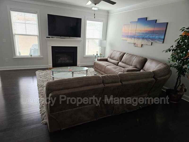 1009 Brockton Dr - Photo 3 of 35