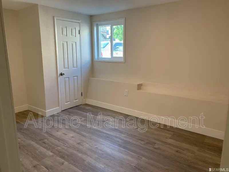 676B 19th St - Photo 3 of 15