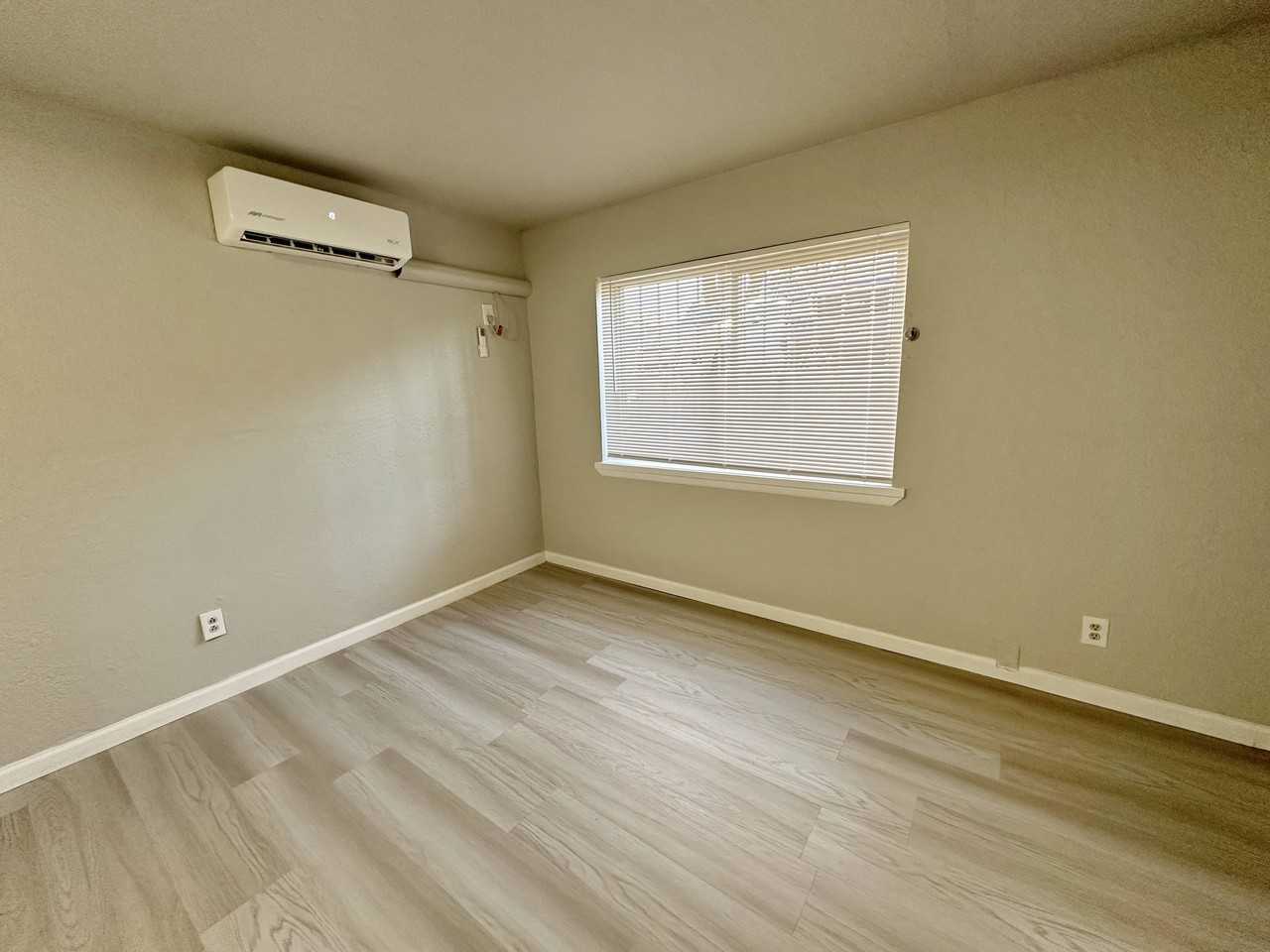 2104 Lead Ave Se - Photo 5 of 13