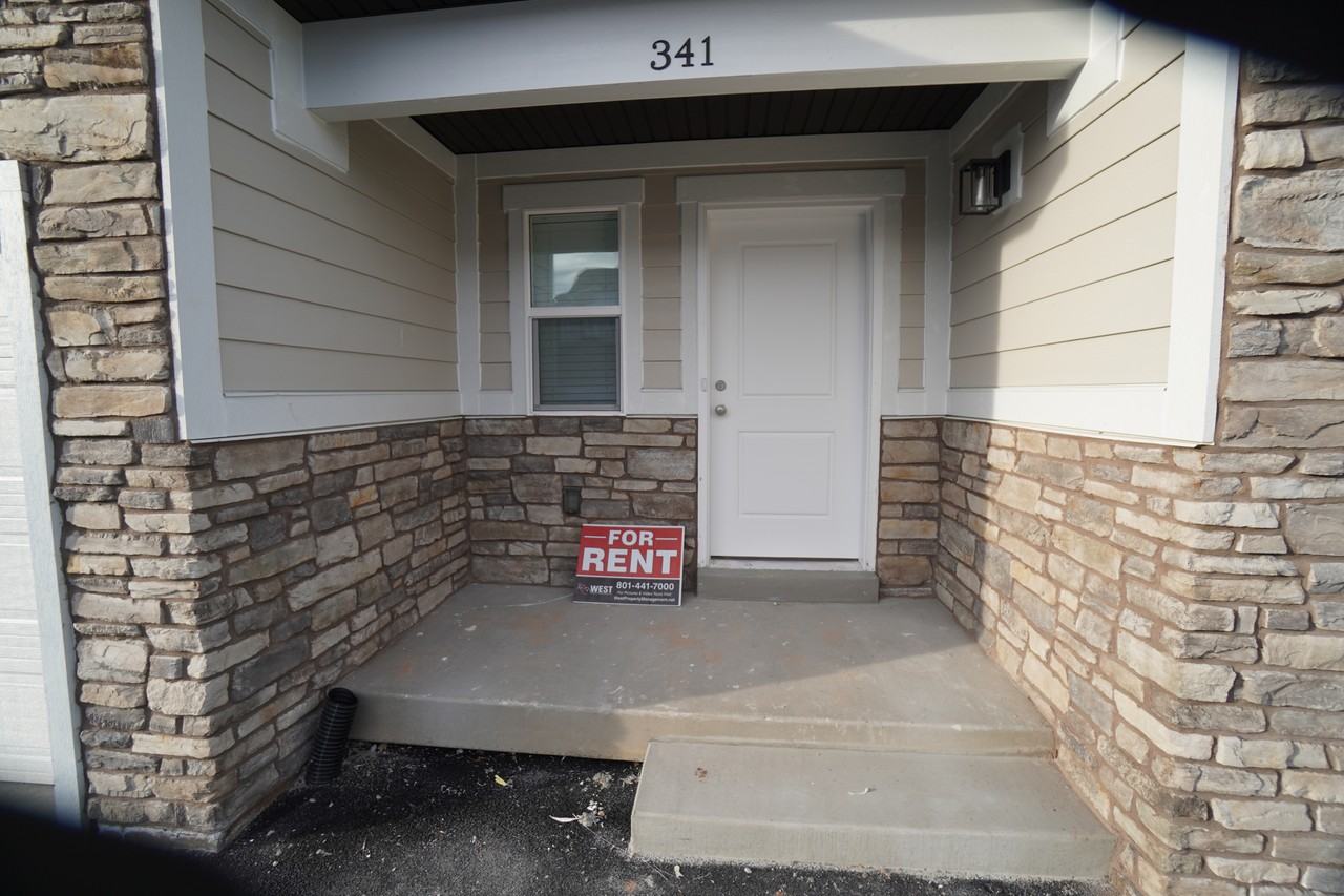 341 Nelly Ln - Photo 2 of 29