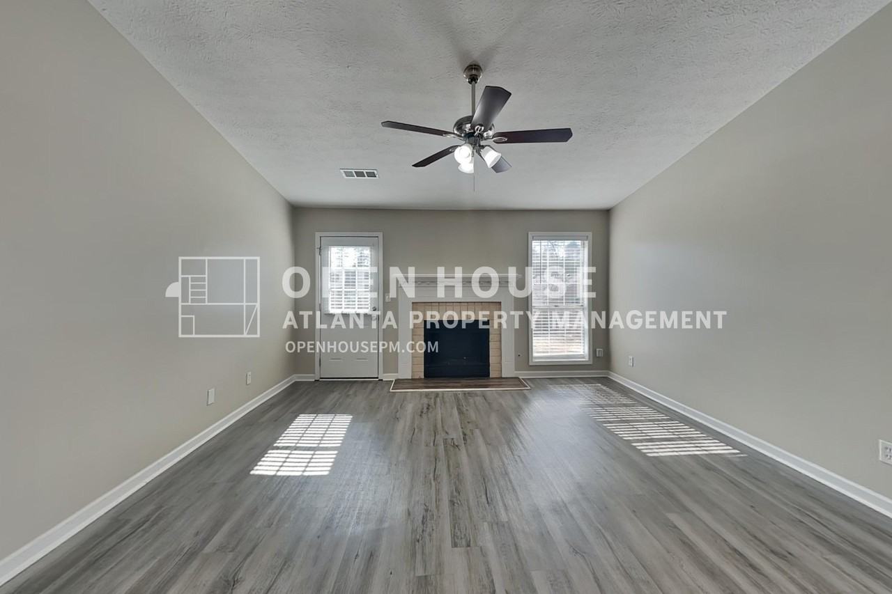 1430 Steve Ct - Photo 3 of 19
