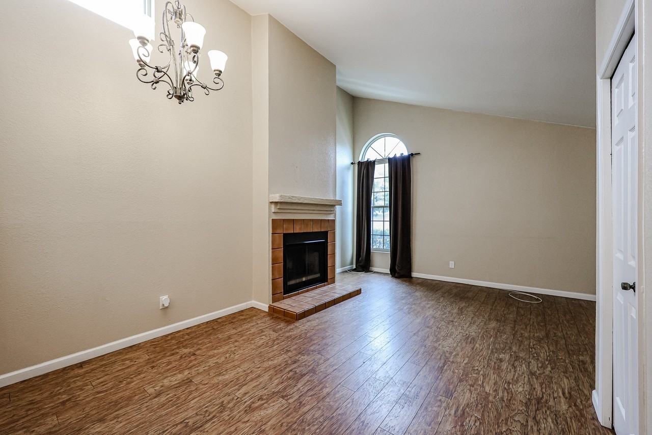 1621 E Vaughn St - Photo 7 of 38