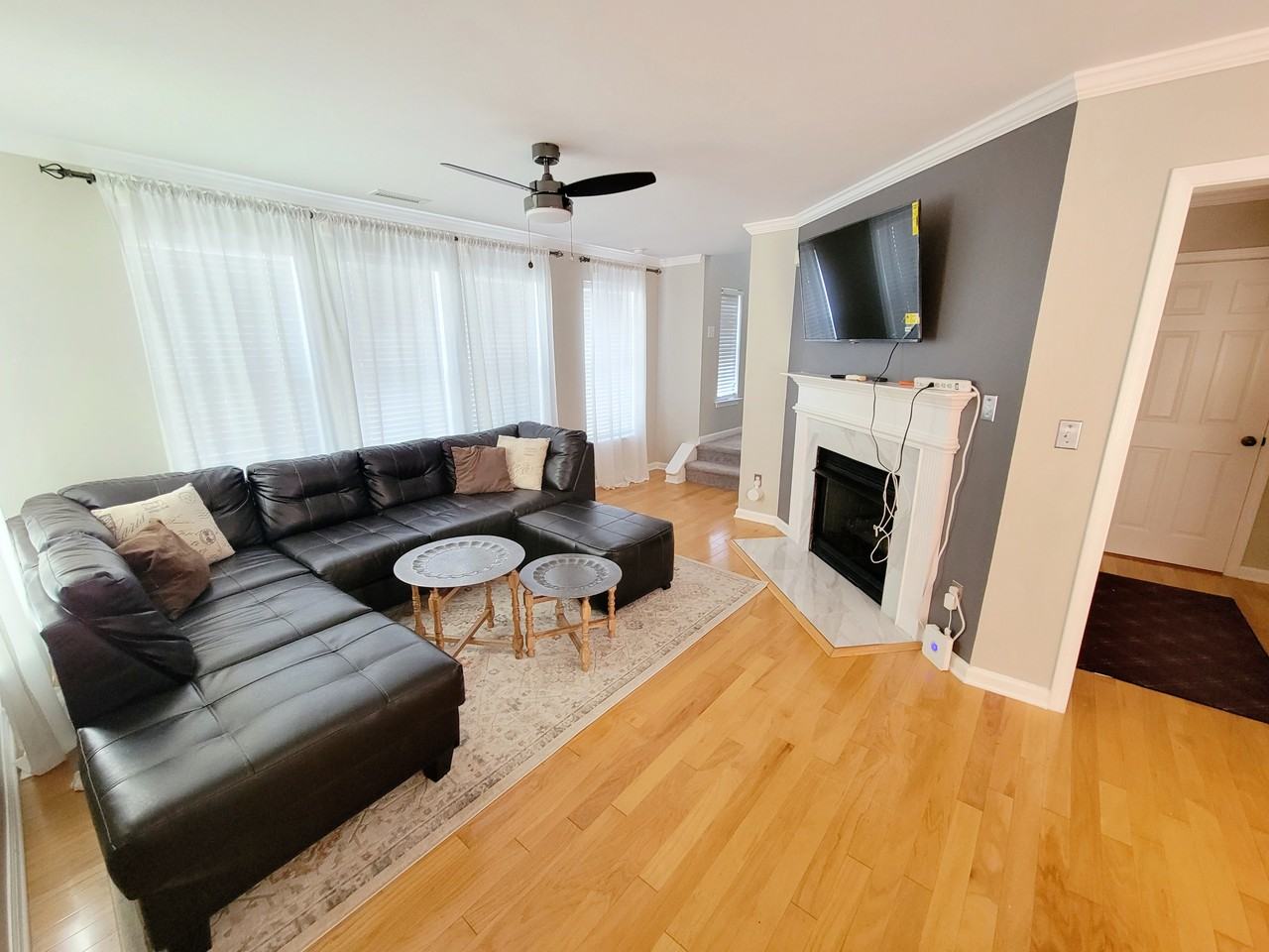 9827 Layla Ave - Photo 2 of 33