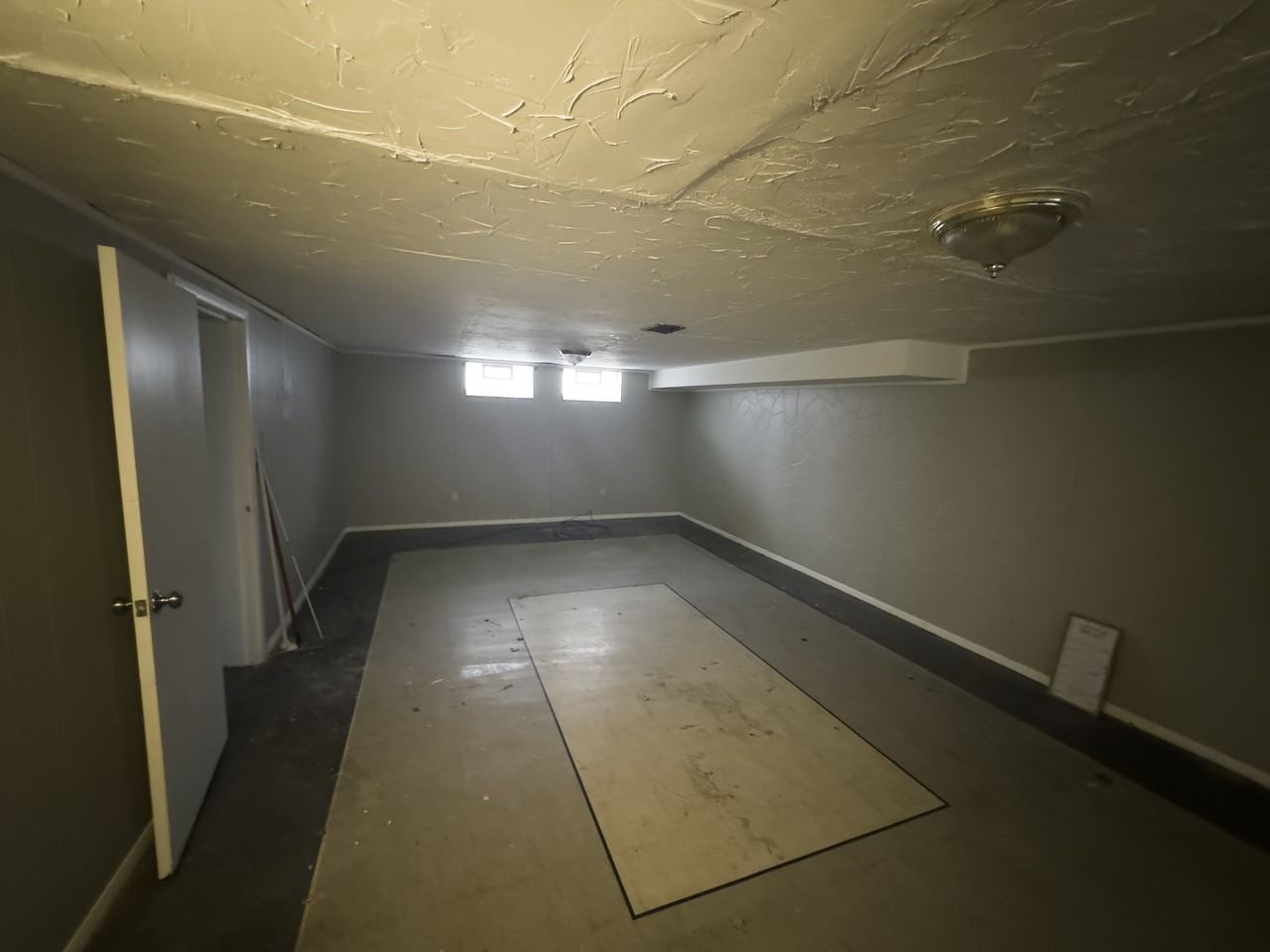 1515 E 193rd St - Photo 2 of 17