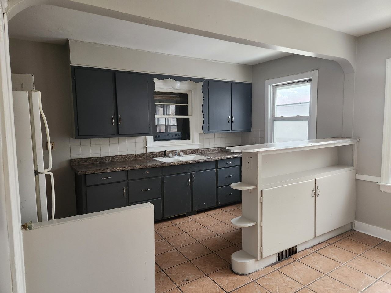 437 S Boyd St - Photo 3 of 8