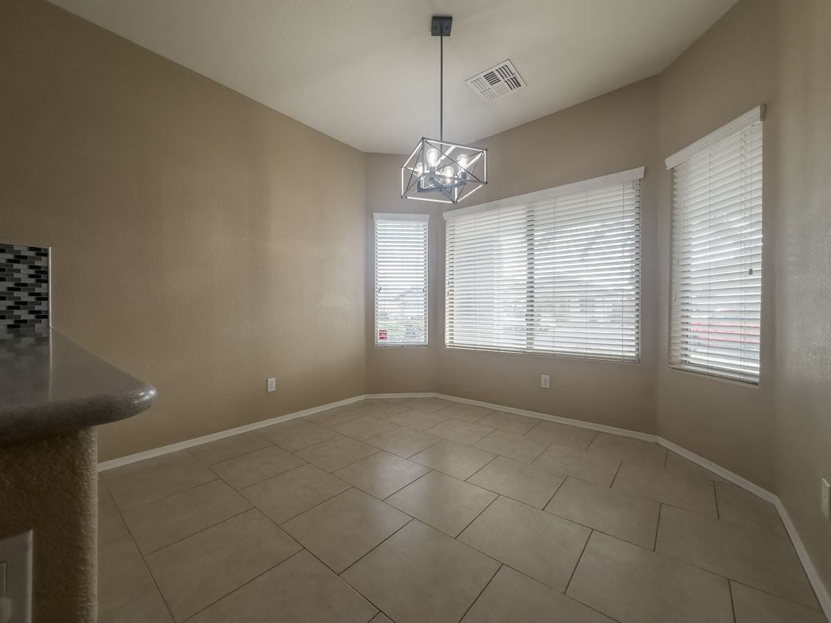 12822 W Modesto Dr - Photo 5 of 21