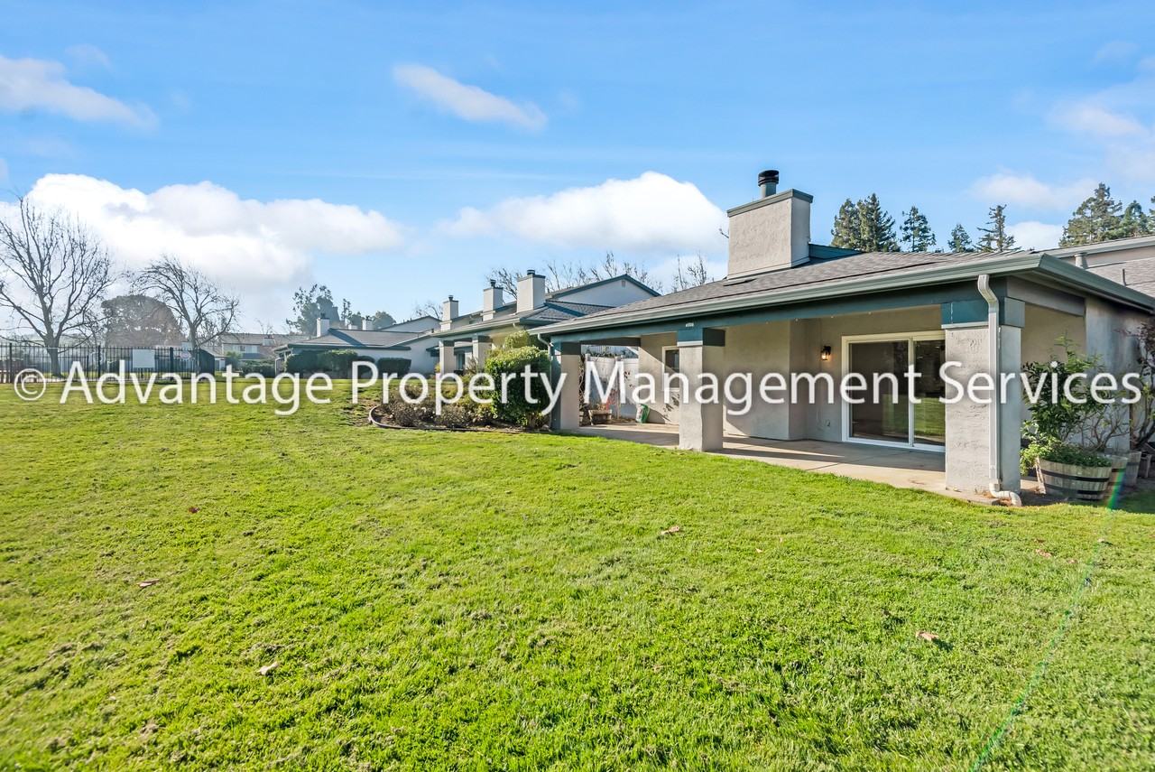 2579 Marsh Dr - Photo 3 of 19