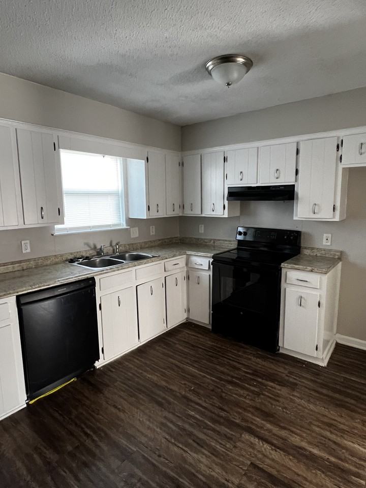 2760 Koko Dr - Photo 4 of 18