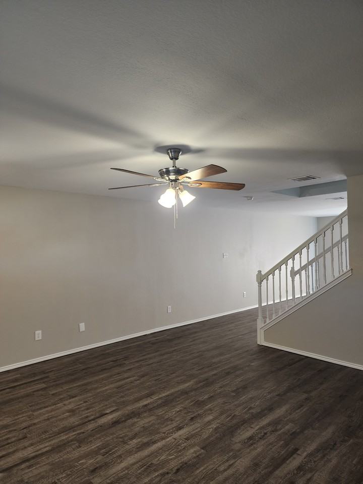 1304 Montoya Ln - Photo 2 of 28