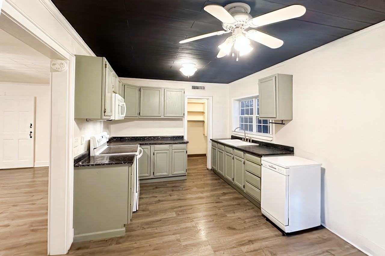 54 Stults Aly #NA - Photo 2 of 13