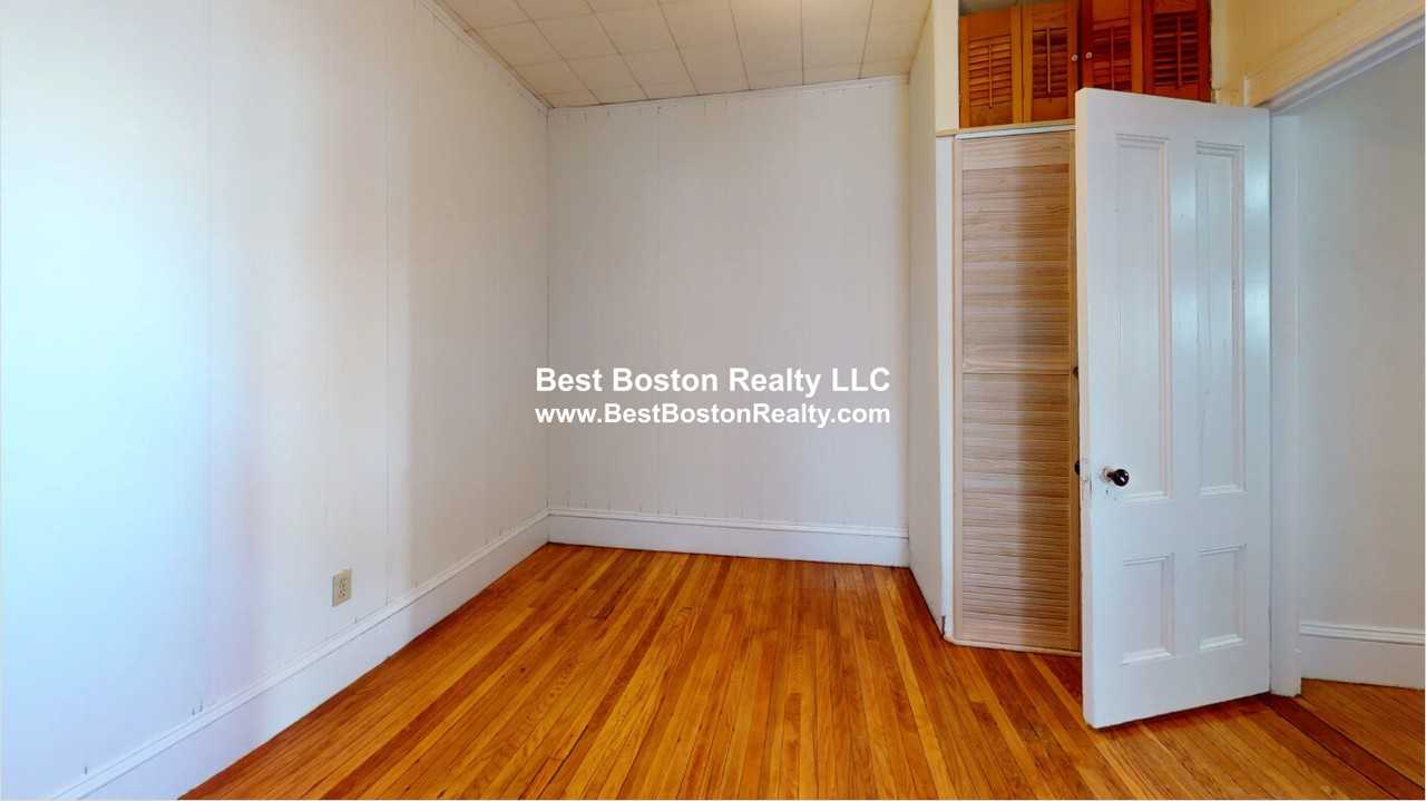 5 Aldie St #1 - Photo 2 of 10